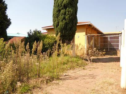 Front View of property in Krugersdorp