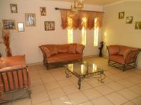 Lounges - 23 square meters of property in Bronkhorstspruit