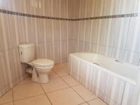 Bathroom 1 - 9 square meters of property in Ennerdale