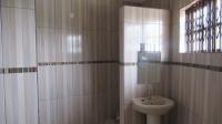 Bathroom 2 - 15 square meters of property in Ennerdale