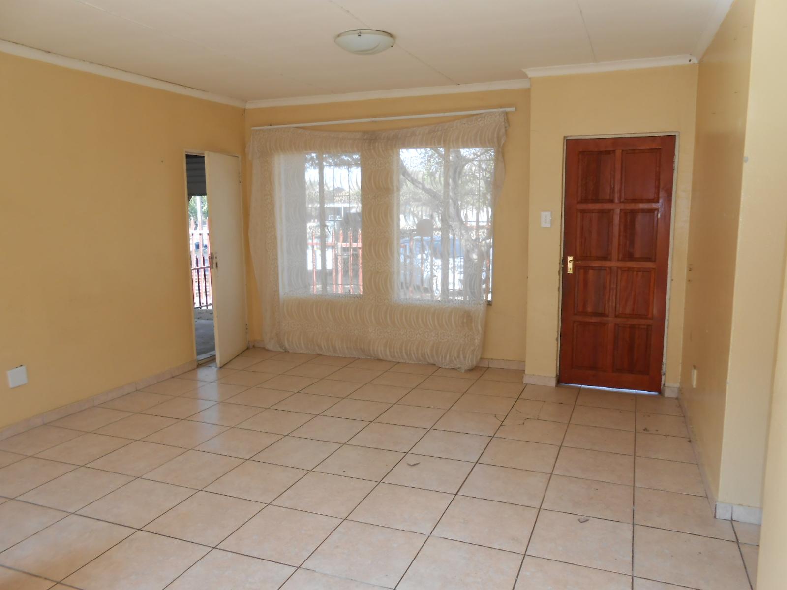 Lounges - 16 square meters of property in Rustenburg