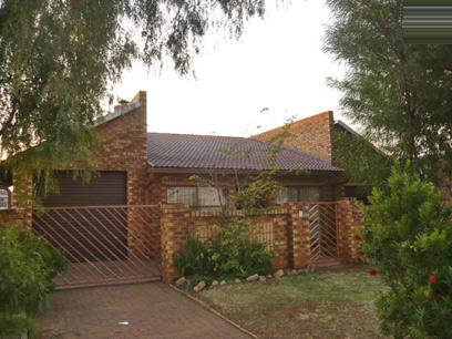 4 Bedroom House for Sale For Sale in Alberton - Home Sell - MR08355