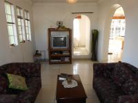 Lounges - 110 square meters of property in Benoni