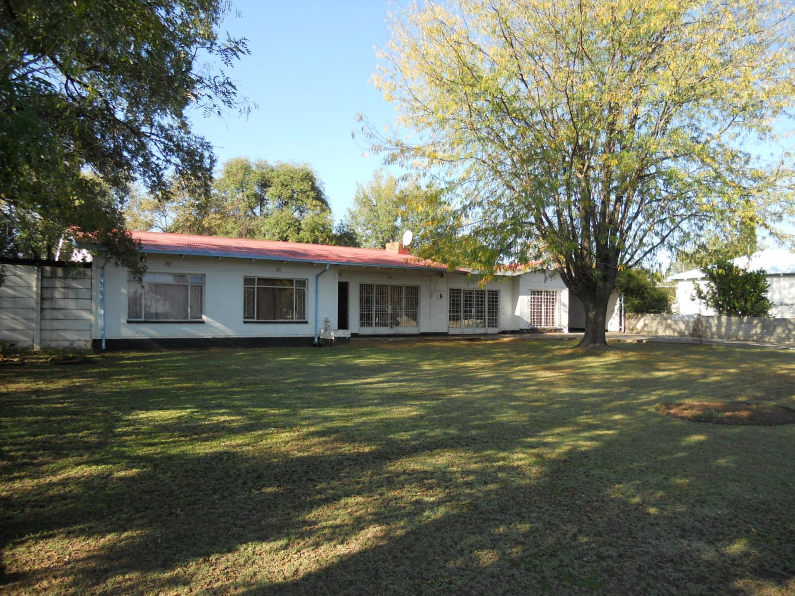 Front View of property in Kroonstad