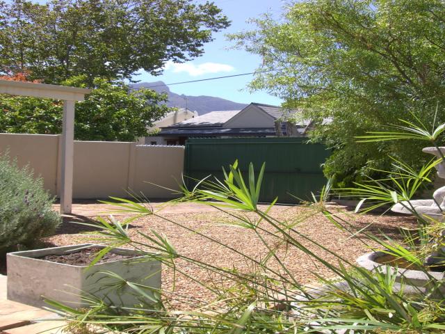 2 Bedroom House for Sale For Sale in Kenilworth - CPT - Home Sell - MR085825