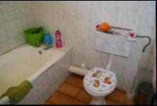 Main Bathroom - 62 square meters of property in Port Edward