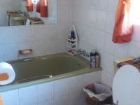 Bathroom 1 of property in Emalahleni (Witbank) 