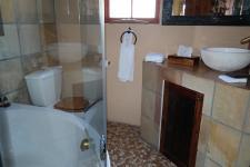 Bathroom 3+ - 14 square meters of property in Kleinmond