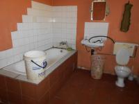 Main Bathroom - 14 square meters of property in De Deur Estates