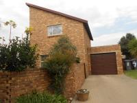 2 Bedroom 1 Bathroom Flat/Apartment for Sale for sale in Wilgeheuwel 