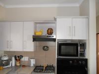 Kitchen - 15 square meters of property in Klein-Brakrivier