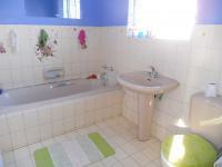 Main Bathroom - 5 square meters of property in Ennerdale