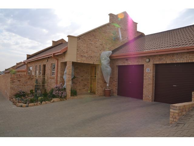 3 Bedroom Sectional Title for Sale For Sale in Bloemfontein - Home Sell - MR093377