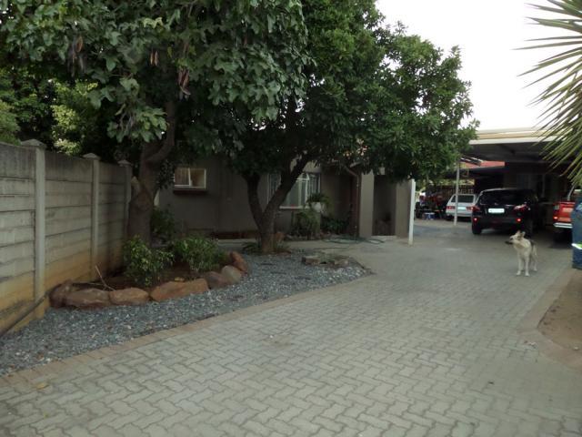 4 Bedroom House for Sale For Sale in Rustenburg - Home Sell - MR094315