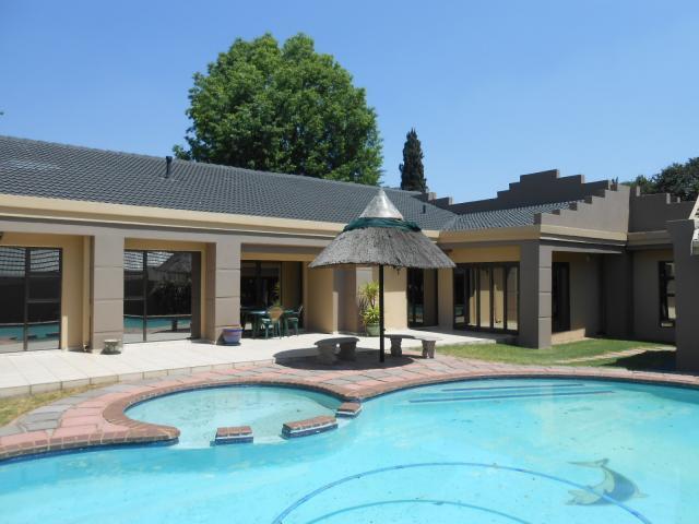 3 Bedroom House for Sale For Sale in Benoni - Home Sell - MR095067