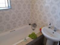 Bathroom 1 - 3 square meters of property in Ennerdale