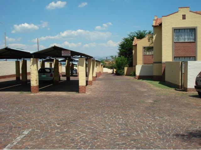 3 Bedroom Sectional Title for Sale For Sale in Rustenburg - Private Sale - MR095204