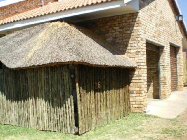 2 Bedroom Simplex for Sale For Sale in Parys - Home Sell - MR095365