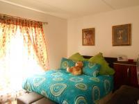 Main Bedroom - 14 square meters of property in Breaunanda