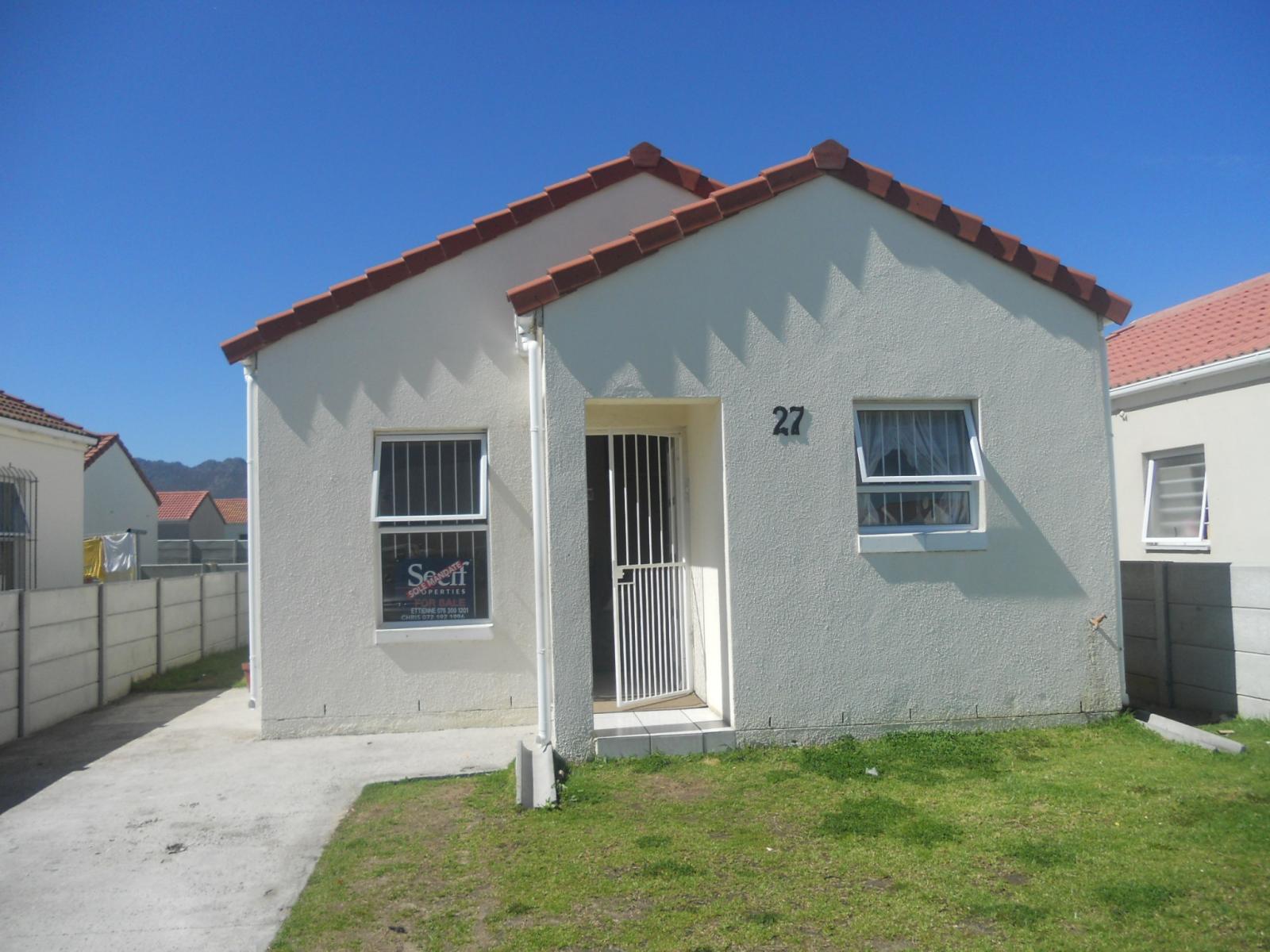 Front View of property in Strand