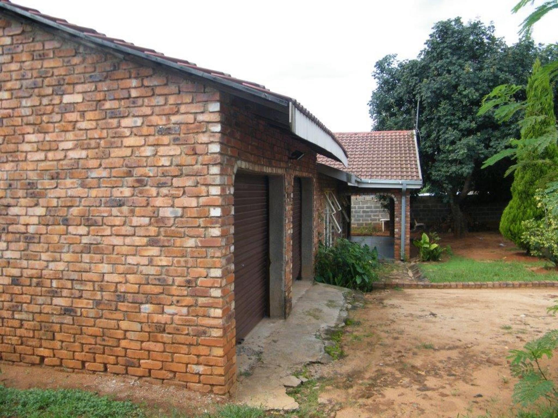 Front View of property in Barberton