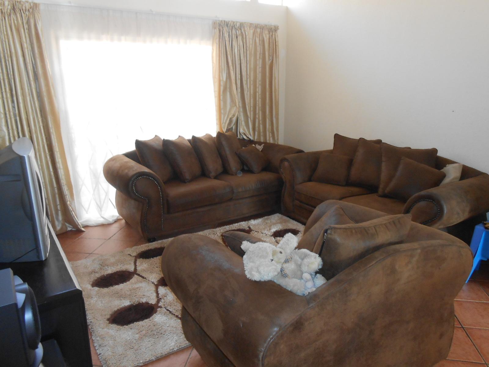 Lounges - 17 square meters of property in Heidelberg - GP