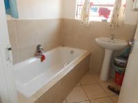 Main Bathroom - 5 square meters of property in Olievenhoutbos