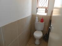 Main Bathroom - 5 square meters of property in Olievenhoutbos