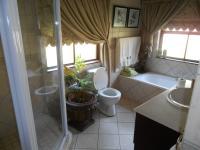 Bathroom 2 - 8 square meters of property in Silver Lakes Golf Estate