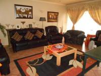 Lounges - 52 square meters of property in Three Rivers