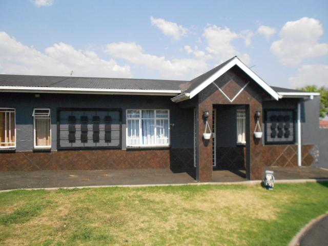 2 Bedroom House for Sale For Sale in Brakpan - Home Sell - MR100428