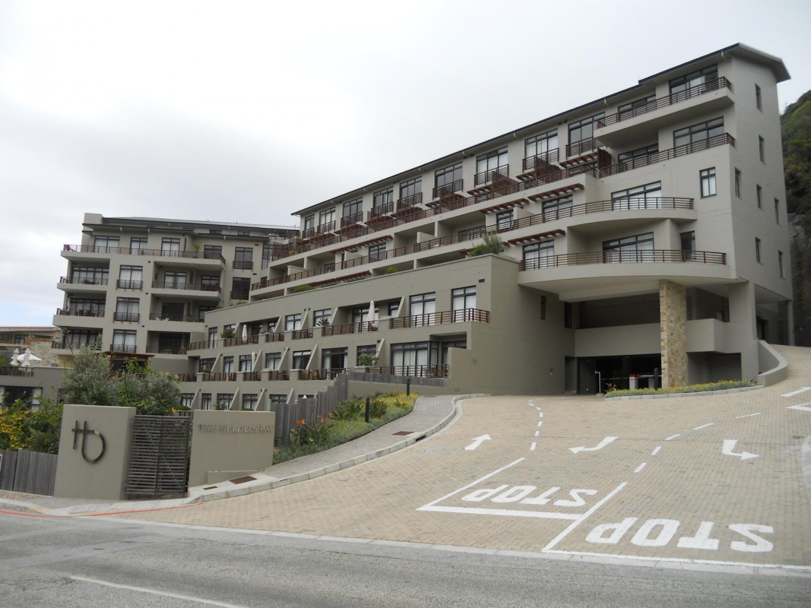 Front View of property in Herolds Bay