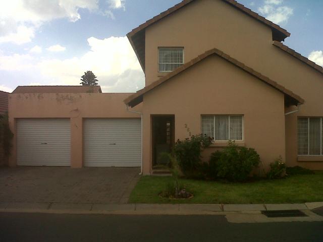 4 Bedroom Cluster for Sale For Sale in Benoni - Private Sale - MR100913