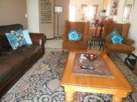 Lounges - 15 square meters of property in Mooikloof Ridge