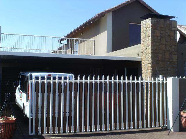 3 Bedroom Cluster for Sale For Sale in Benoni - Home Sell - MR101969