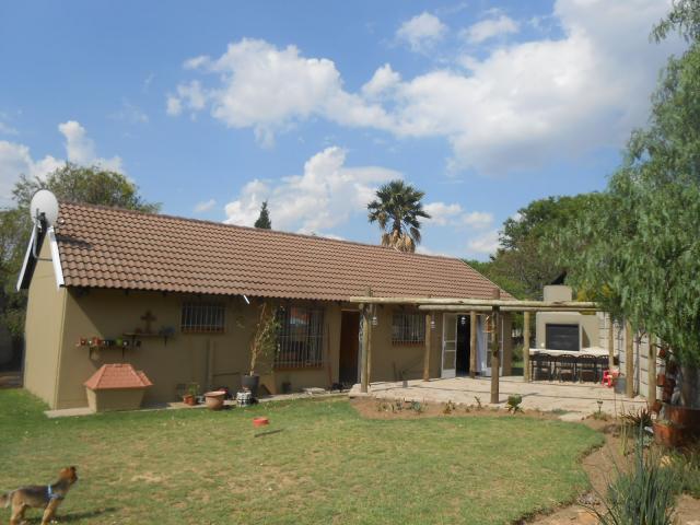 2 Bedroom House for Sale For Sale in Bloubosrand - Private Sale - MR101971