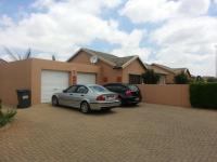 3 Bedroom 2 Bathroom Simplex for Sale for sale in Heuwelsig Estate