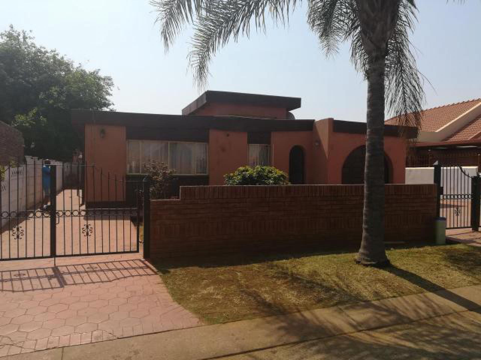 Front View of property in Eersterust