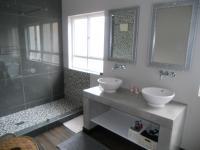 Main Bathroom - 9 square meters of property in Heritage Hill