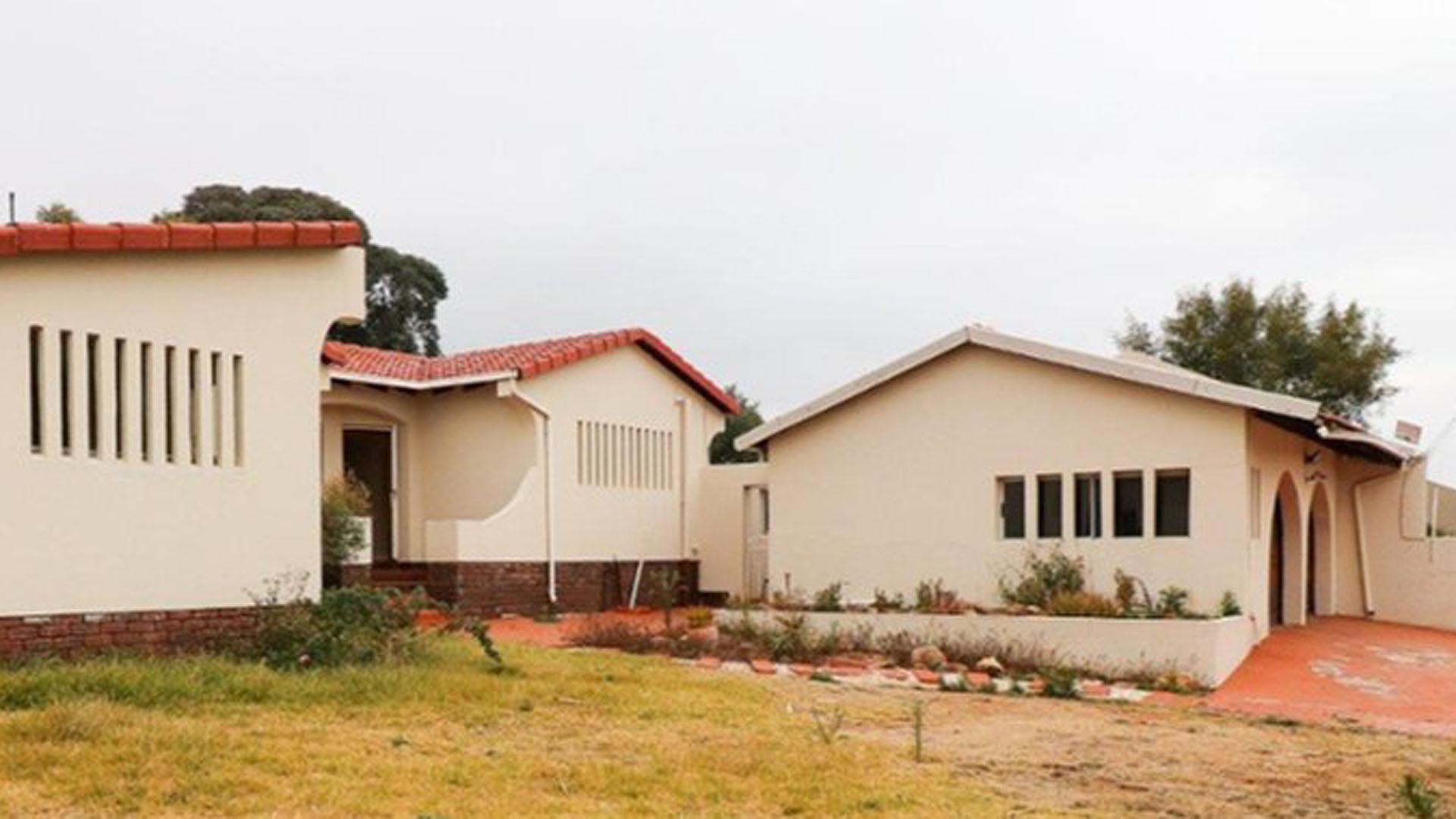 Front View of property in Winchester Hills