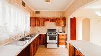 Kitchen of property in Winchester Hills