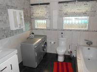 Bathroom 1 - 12 square meters of property in Eerste River