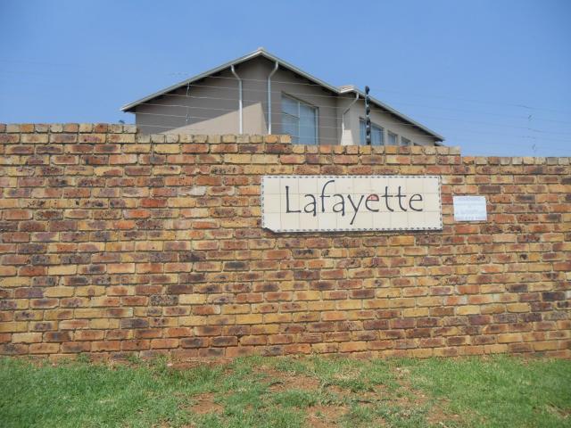 2 Bedroom Sectional Title for Sale For Sale in Naturena - Private Sale - MR105521