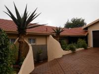 Front View of property in Constantia Glen