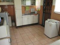 Kitchen - 14 square meters of property in Casseldale