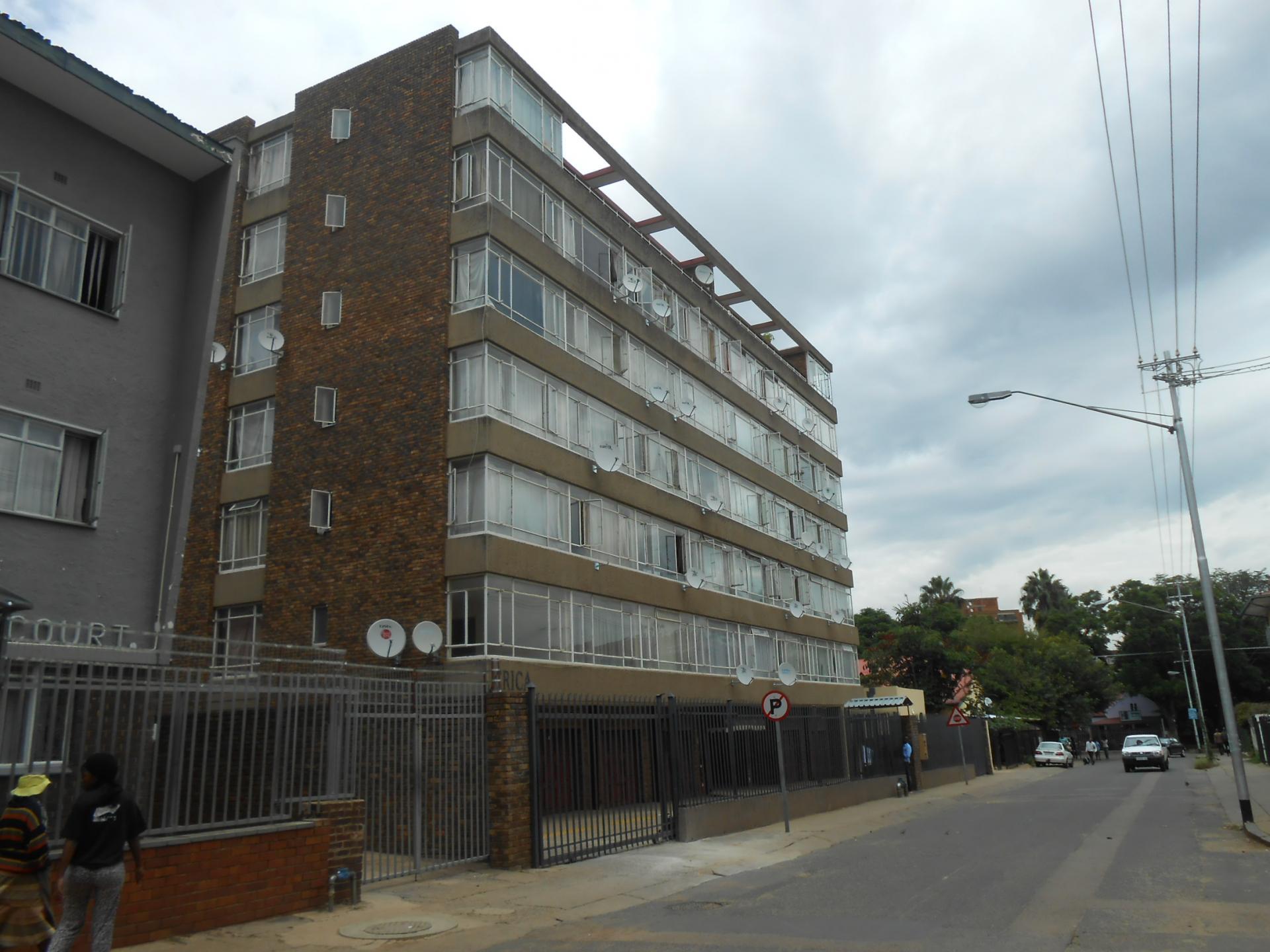 Front View of property in Sunnyside