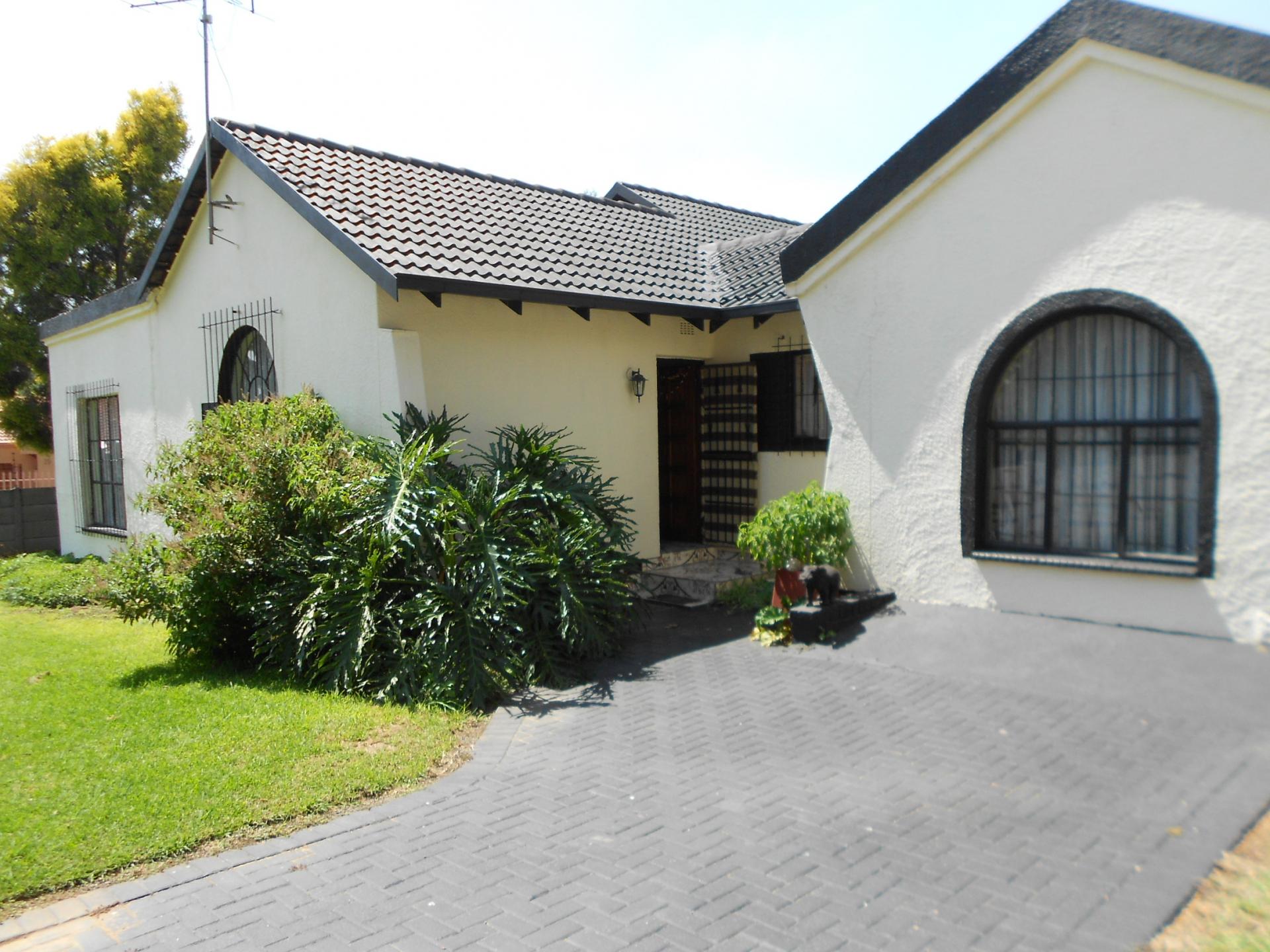 Front View of property in Alberton