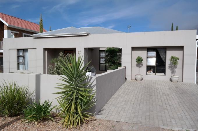 3 Bedroom House for Sale For Sale in Piketberg - Private Sale - MR109762