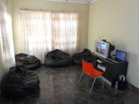 Lounges - 14 square meters of property in Bloemfontein