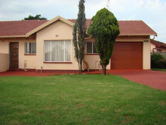 3 Bedroom House for Sale For Sale in Lenasia South - Home Sell - MR109958